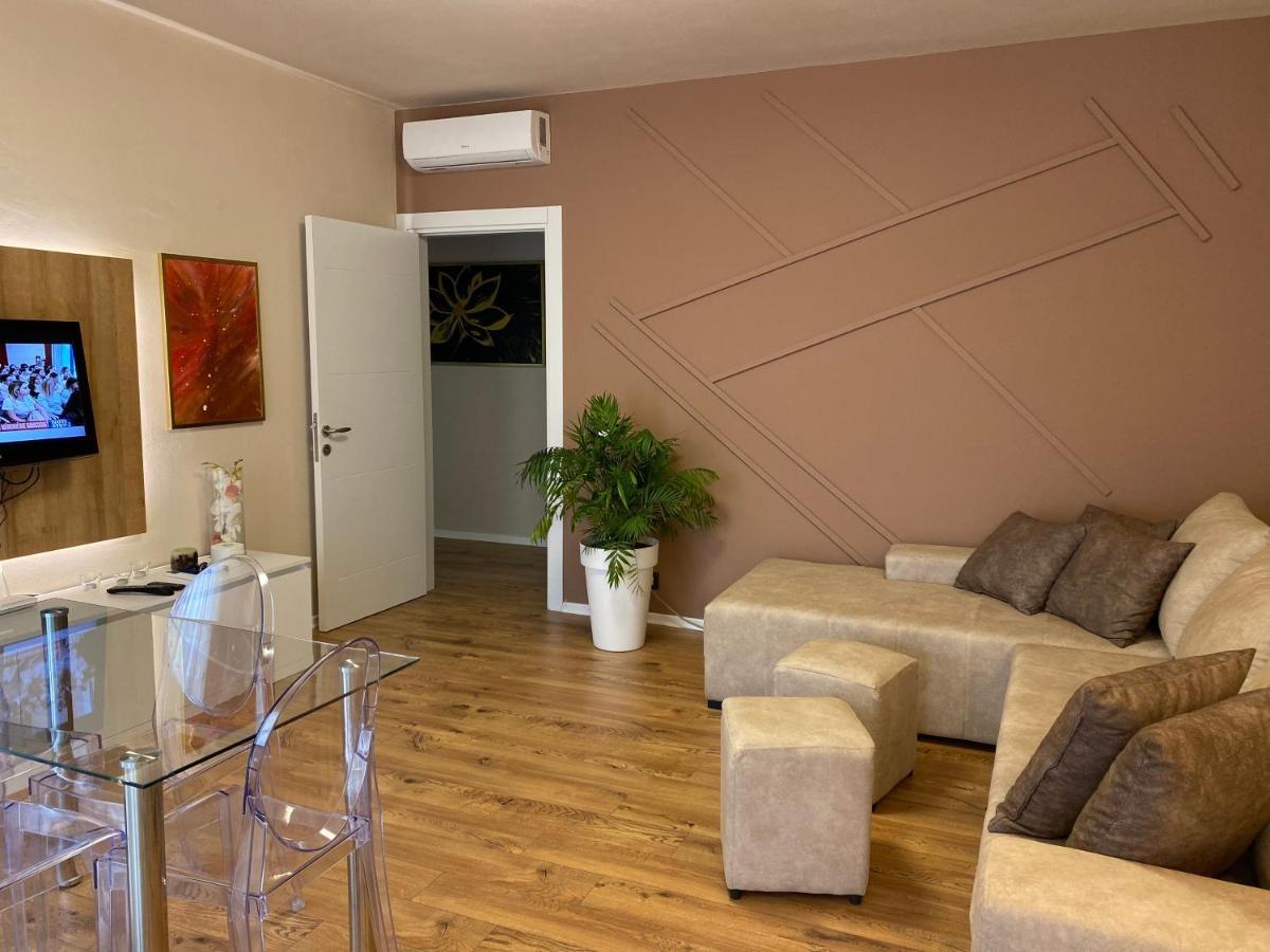 Nemis Apartments In The Centre Of Tirana Four Free Parking Exterior photo