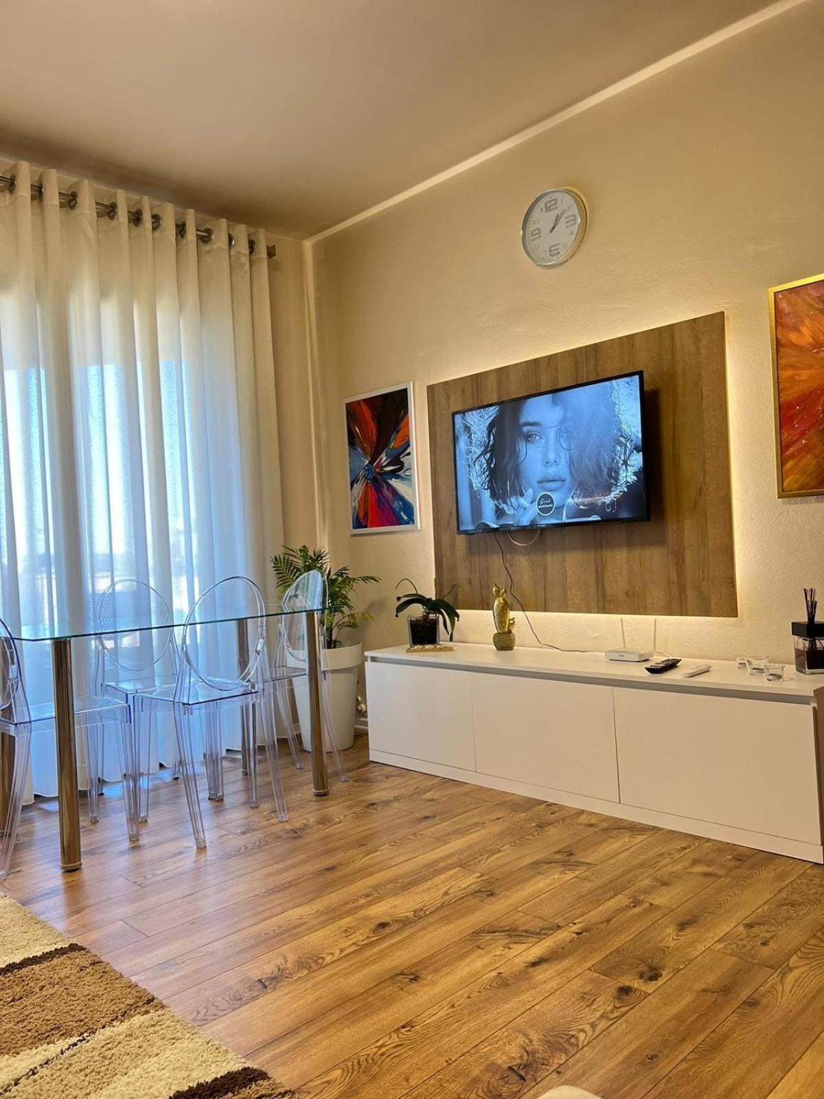 Nemis Apartments In The Centre Of Tirana Four Free Parking Exterior photo